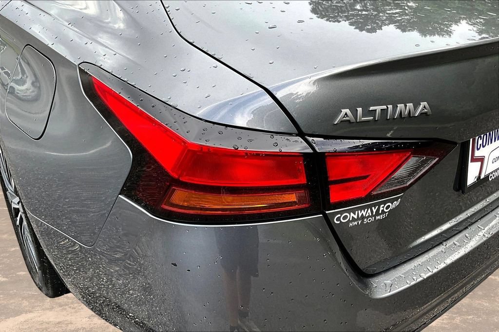 Used 2024 Nissan Altima 2.5 SV FWD image 25