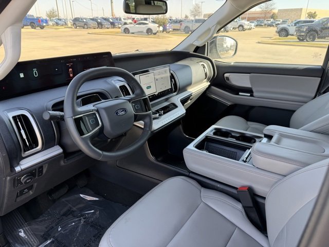 Certified 2025 Ford Expedition Active image 14