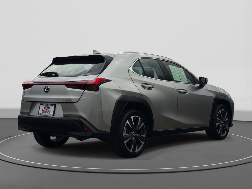 Used 2019 Lexus UX 200 w/ Premium Package FWD image 5