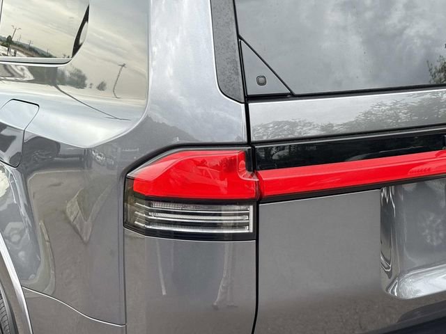 Used 2025 Lexus GX 550 w/ Accessory Package (2T) AWD/4WD image 11
