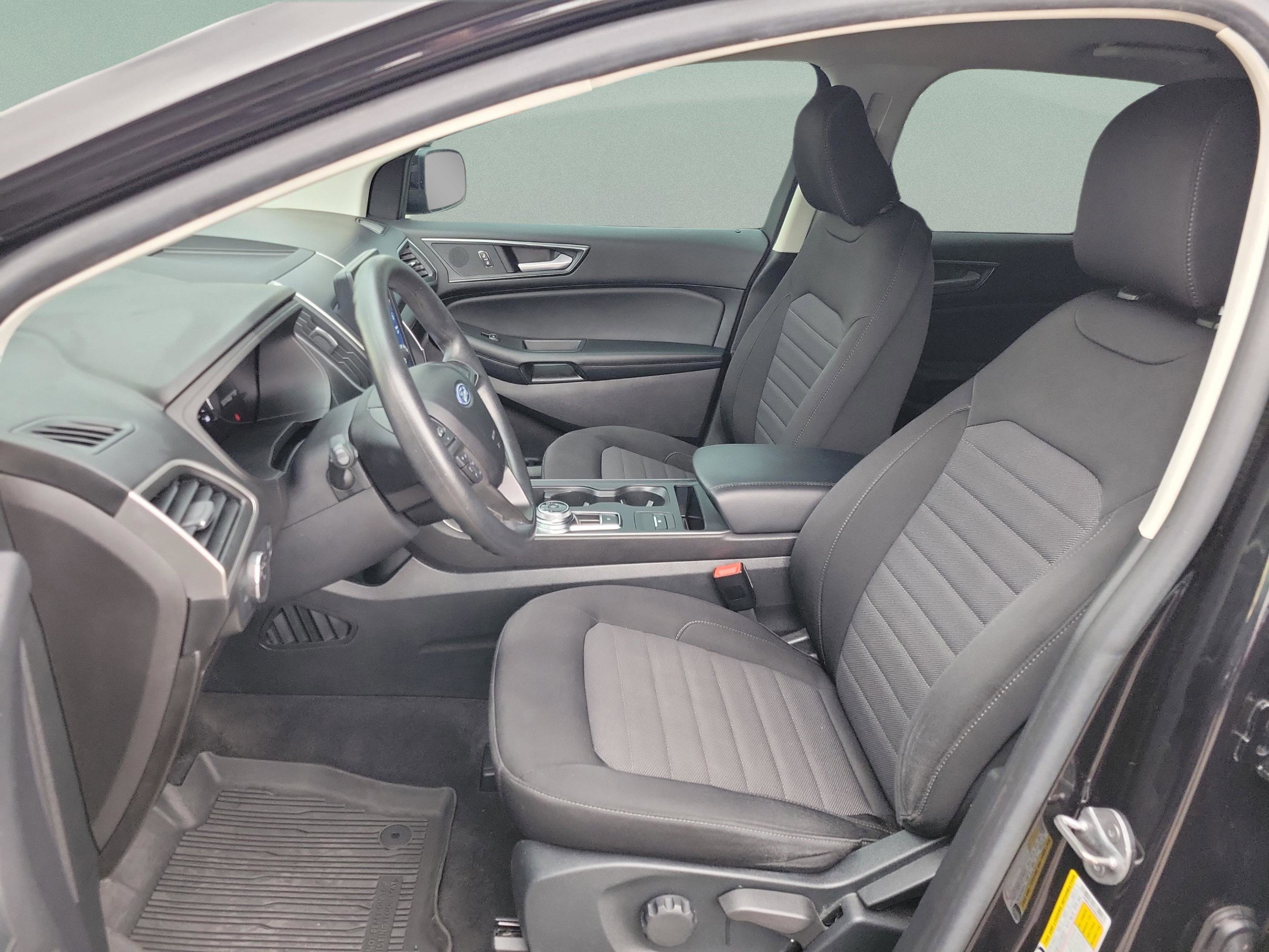 Certified 2022 Ford Edge SE w/ Black Appearance Package image 8