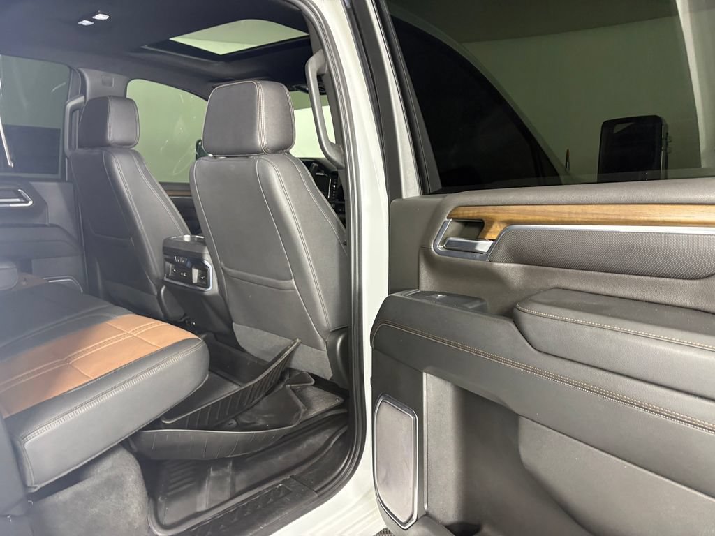 Used 2024 Chevrolet Silverado 2500 High Country w/ High Country Premium Package AWD/4WD image 35