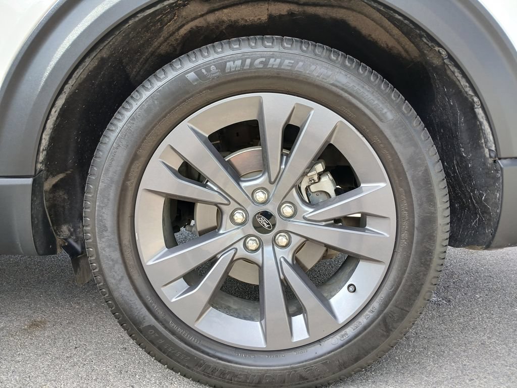 Certified 2023 Ford Explorer XLT w/ Equipment Group 202A RWD image 24