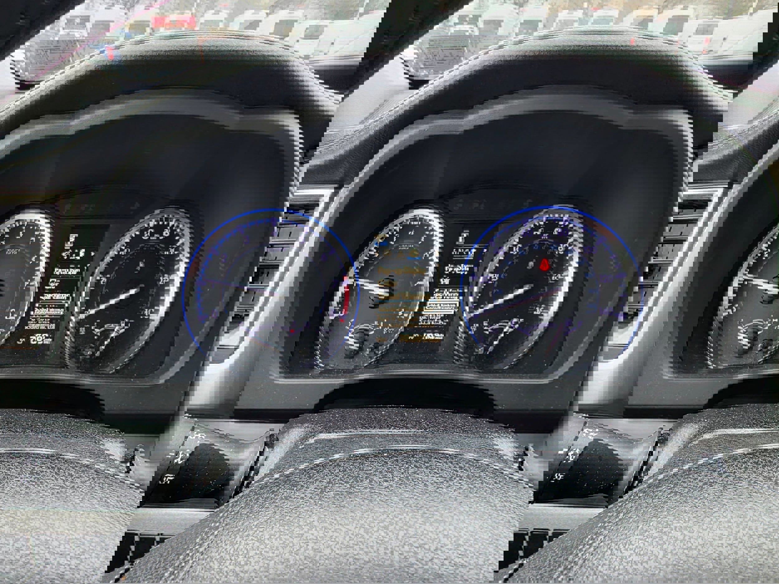 Used 2019 Toyota Highlander SE image 18