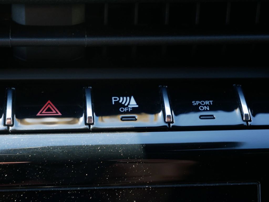 Used 2023 Jeep Grand Cherokee Altitude image 21