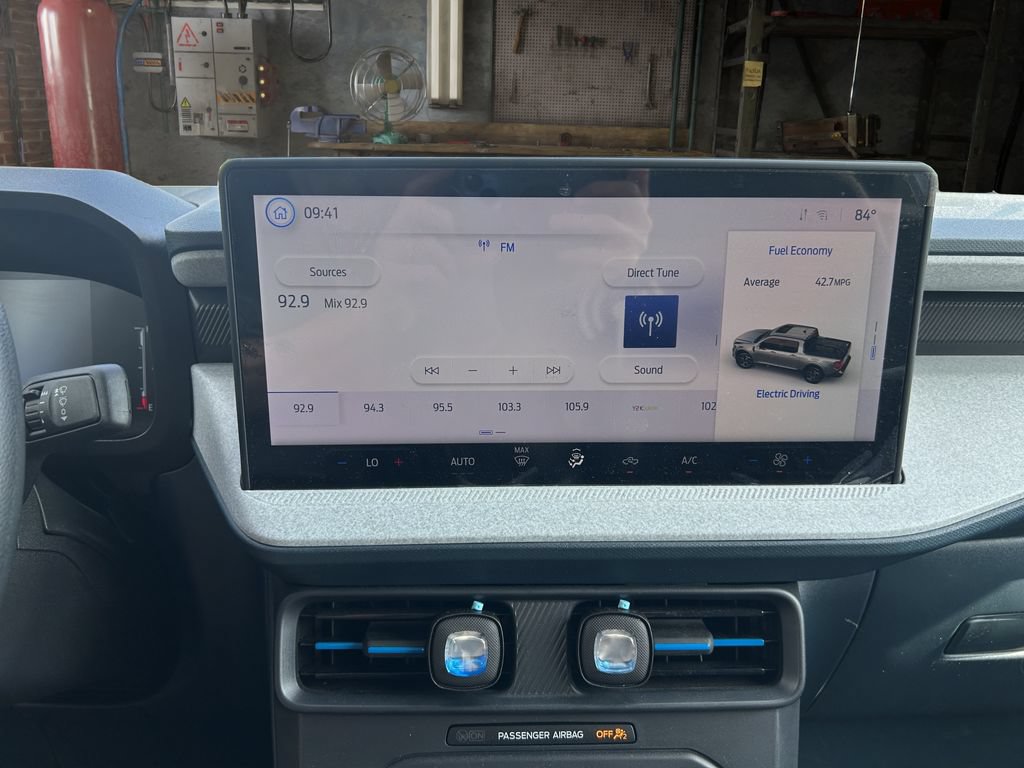 Certified 2025 Ford Maverick XLT FWD image 23