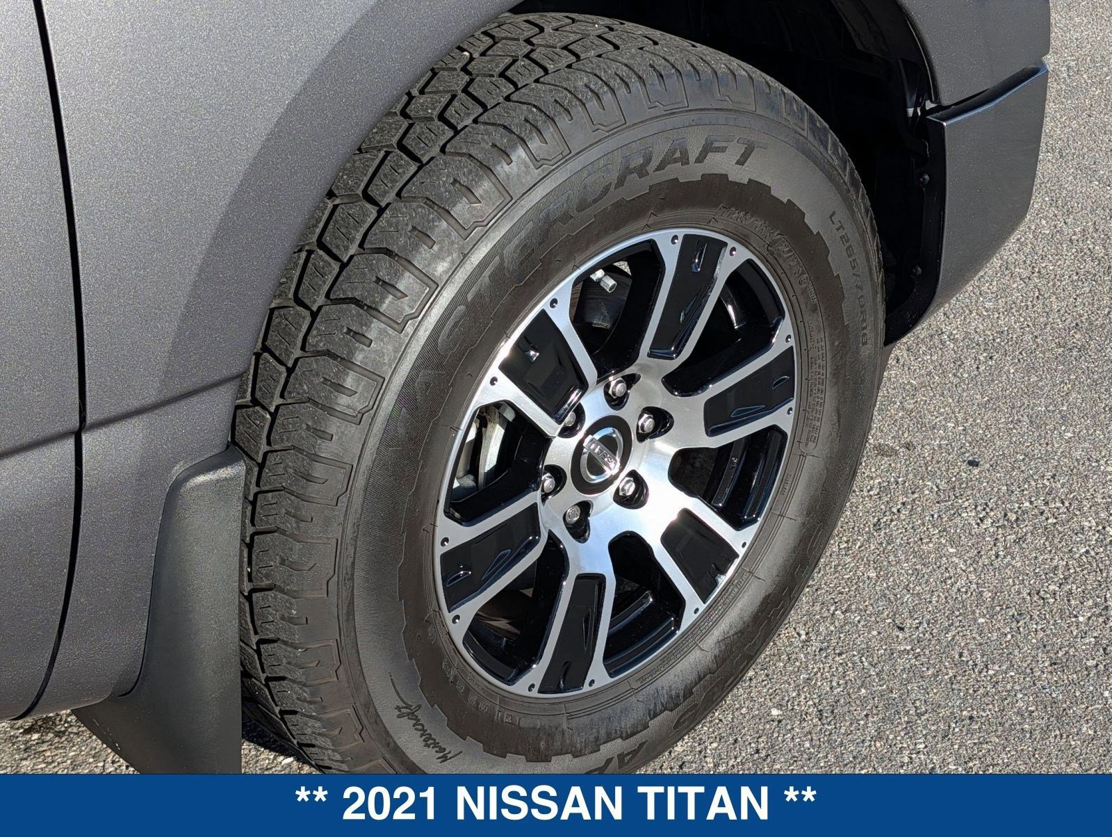 Used 2021 Nissan Titan SV w/ SV Convenience Package image 12