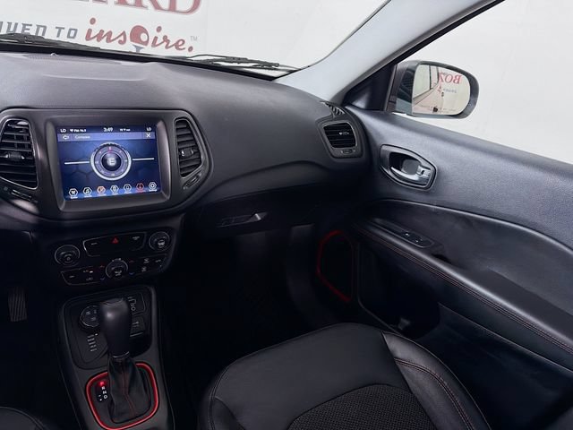 Used 2020 Jeep Compass Trailhawk AWD/4WD image 28