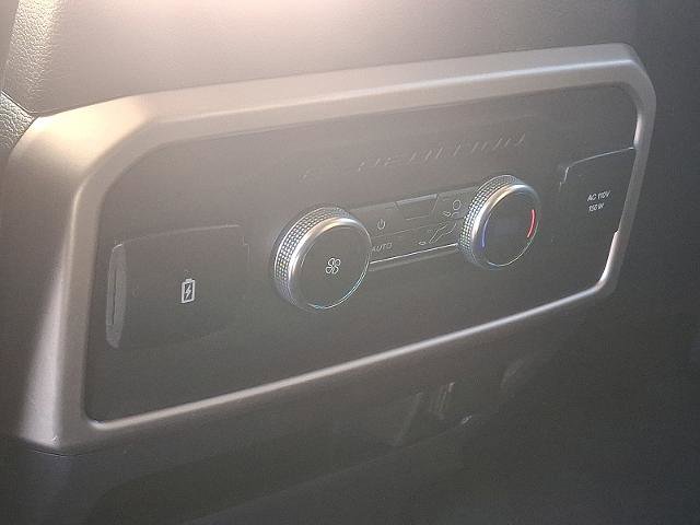 Certified 2024 Ford Expedition Max XLT image 11