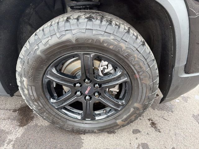 Used 2023 GMC Acadia AT4 w/ Technology Package image 7
