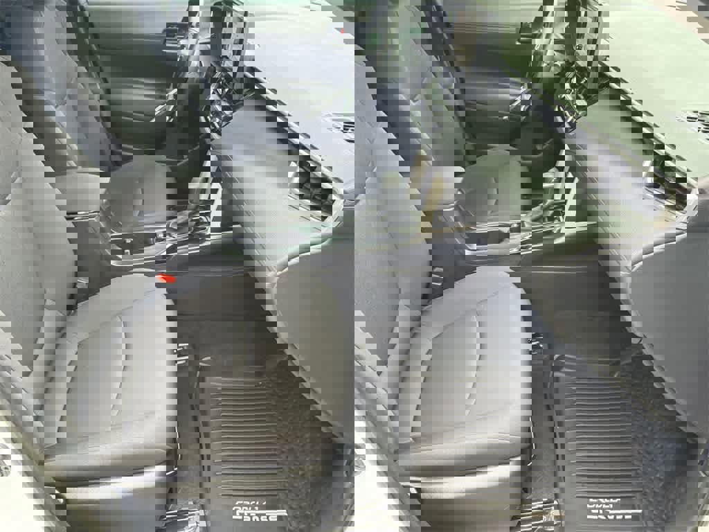 Used 2024 Toyota Corolla Cross LE image 12