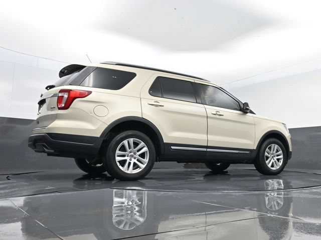 Certified 2018 Ford Explorer XLT w/ Equipment Group 202A AWD/4WD image 28