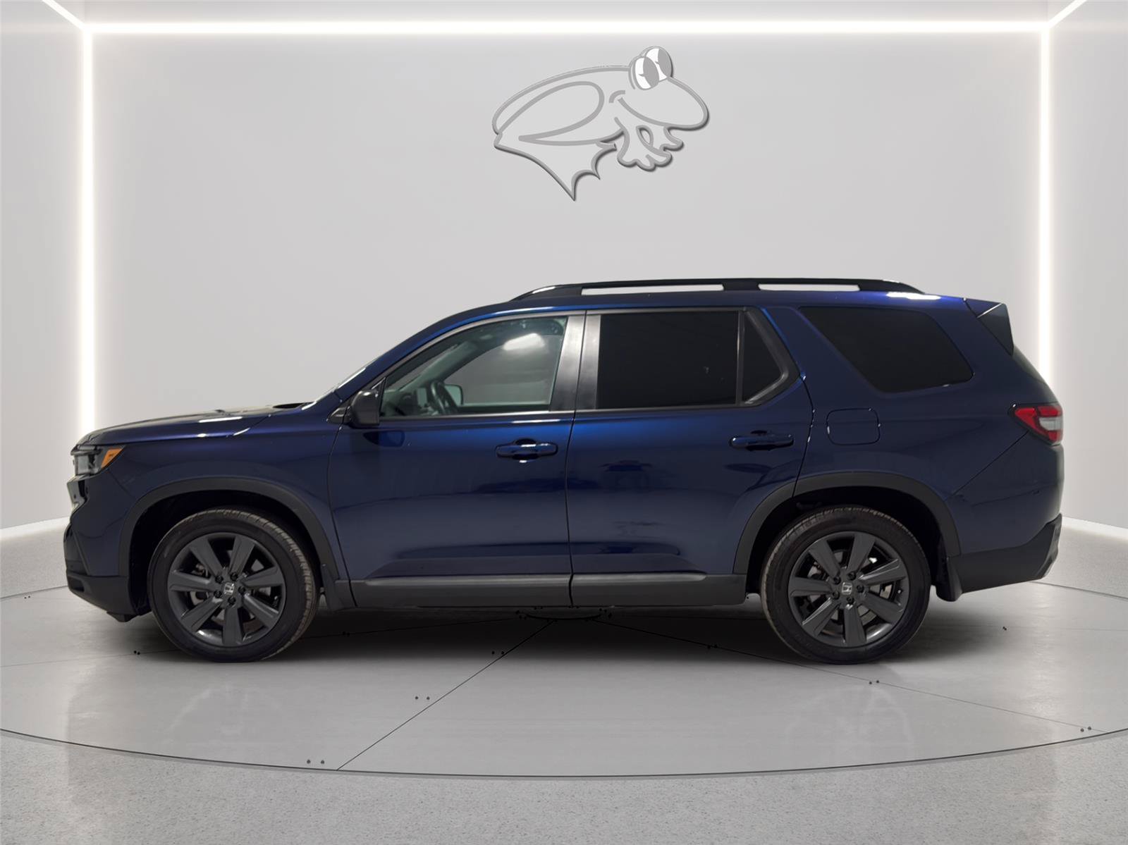 Used 2025 Honda Pilot Sport image 5