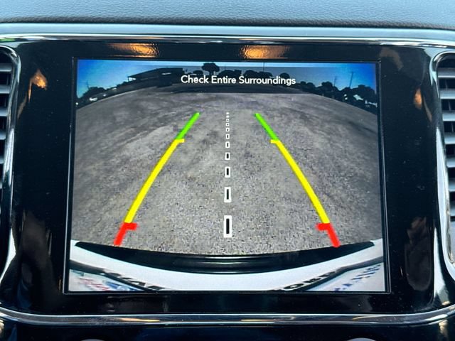 Used 2022 Jeep Grand Cherokee Laredo X AWD/4WD image 17