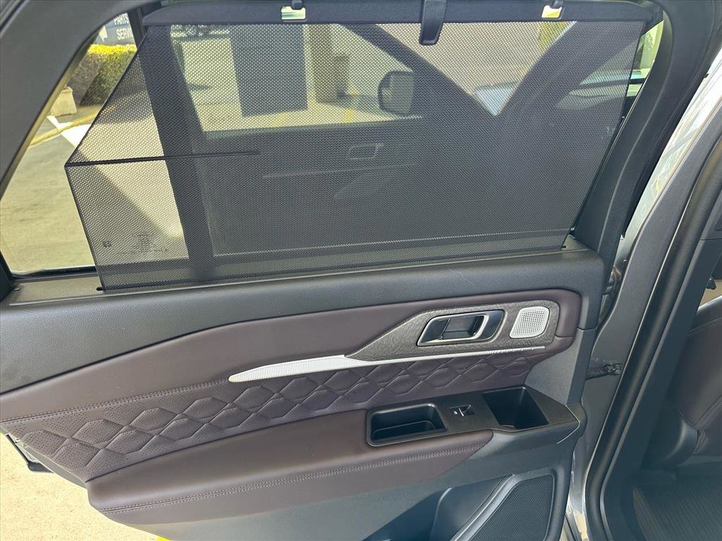 Certified 2025 Ford Explorer Platinum w/ Ultimate Package image 32
