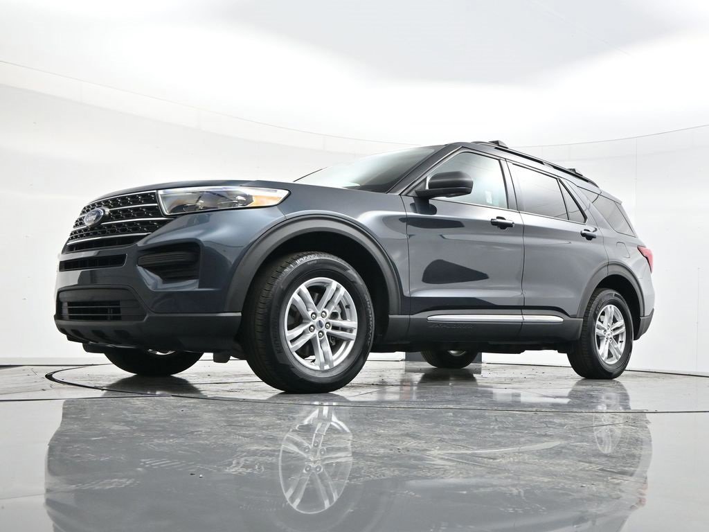 Certified 2022 Ford Explorer XLT w/ Class IV Trailer Tow Package image 3