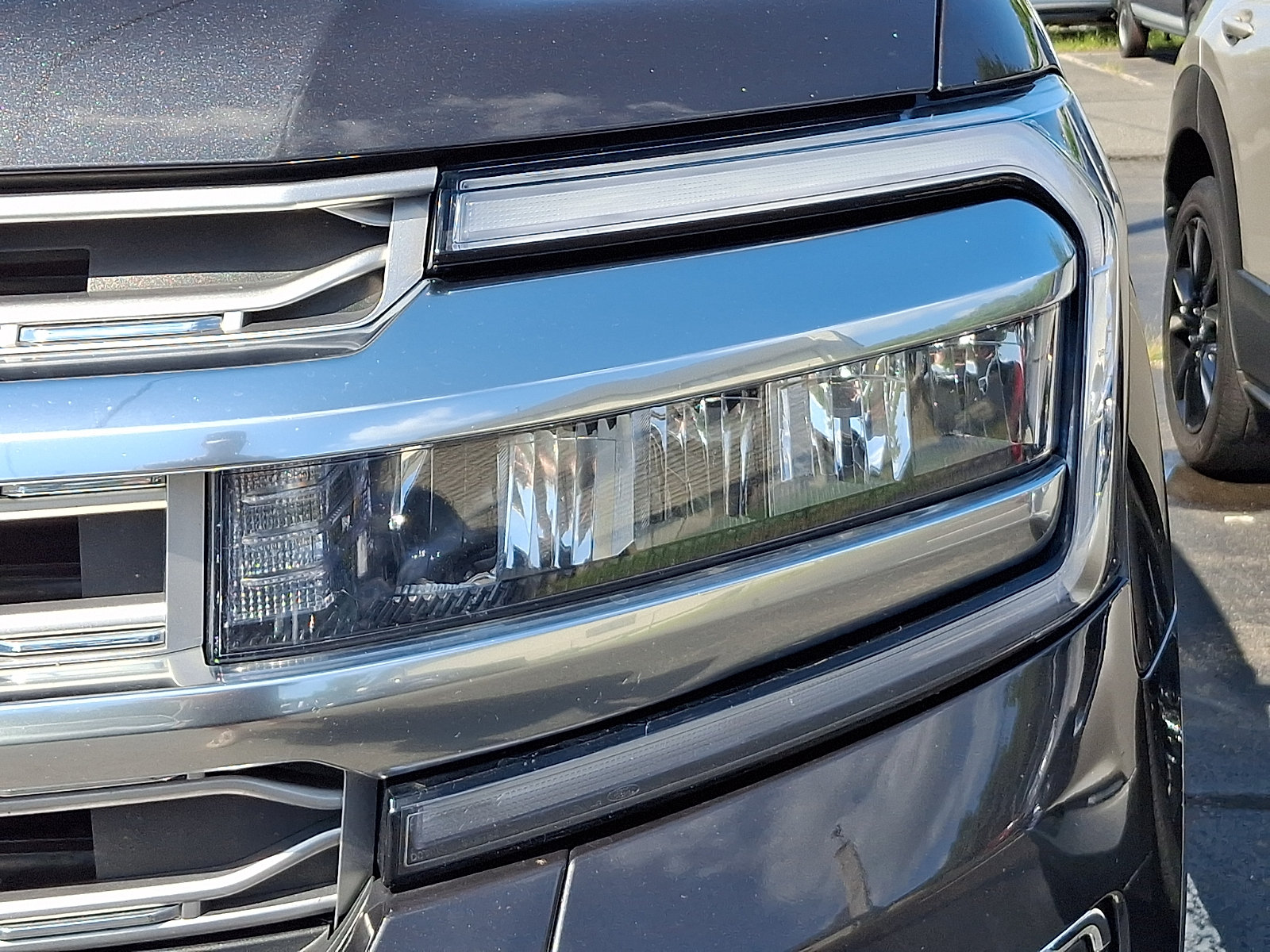 Certified 2023 Ford Expedition Platinum AWD/4WD image 4