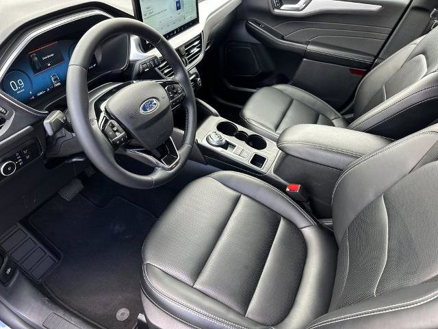 Certified 2025 Ford Escape Platinum AWD/4WD image 9