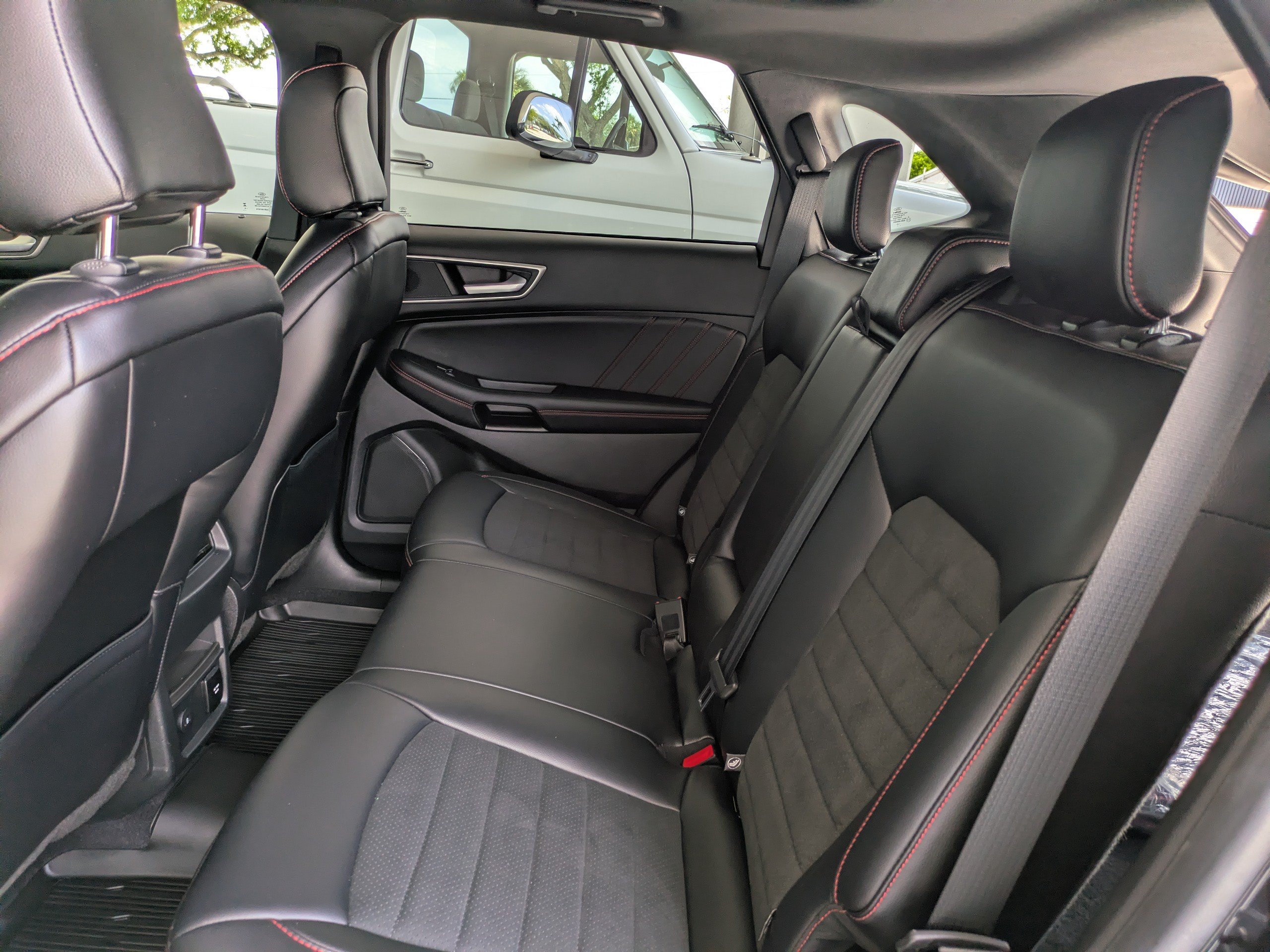 Certified 2024 Ford Edge ST-Line AWD/4WD image 15