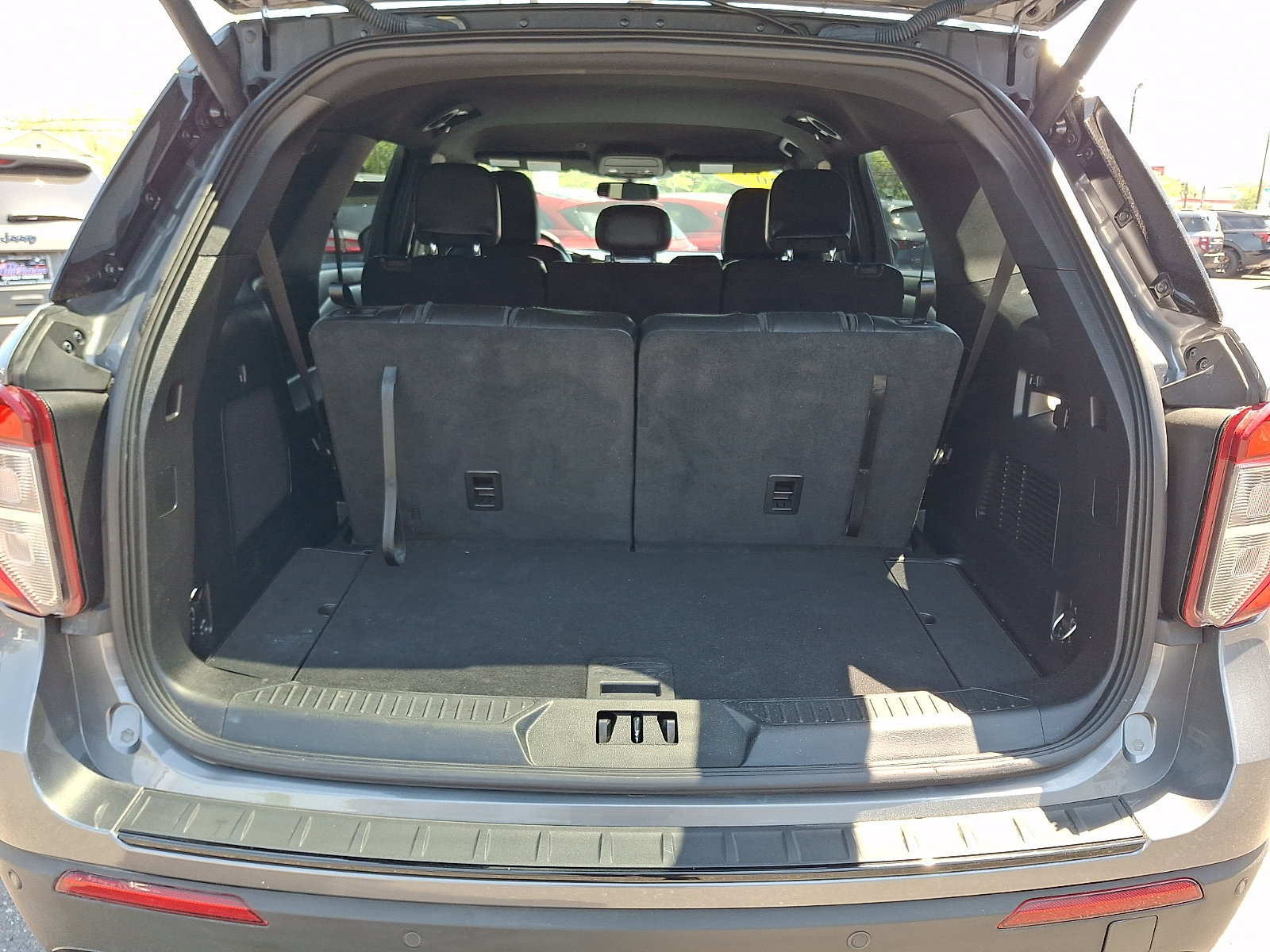 Certified 2022 Ford Explorer ST-Line AWD/4WD image 30