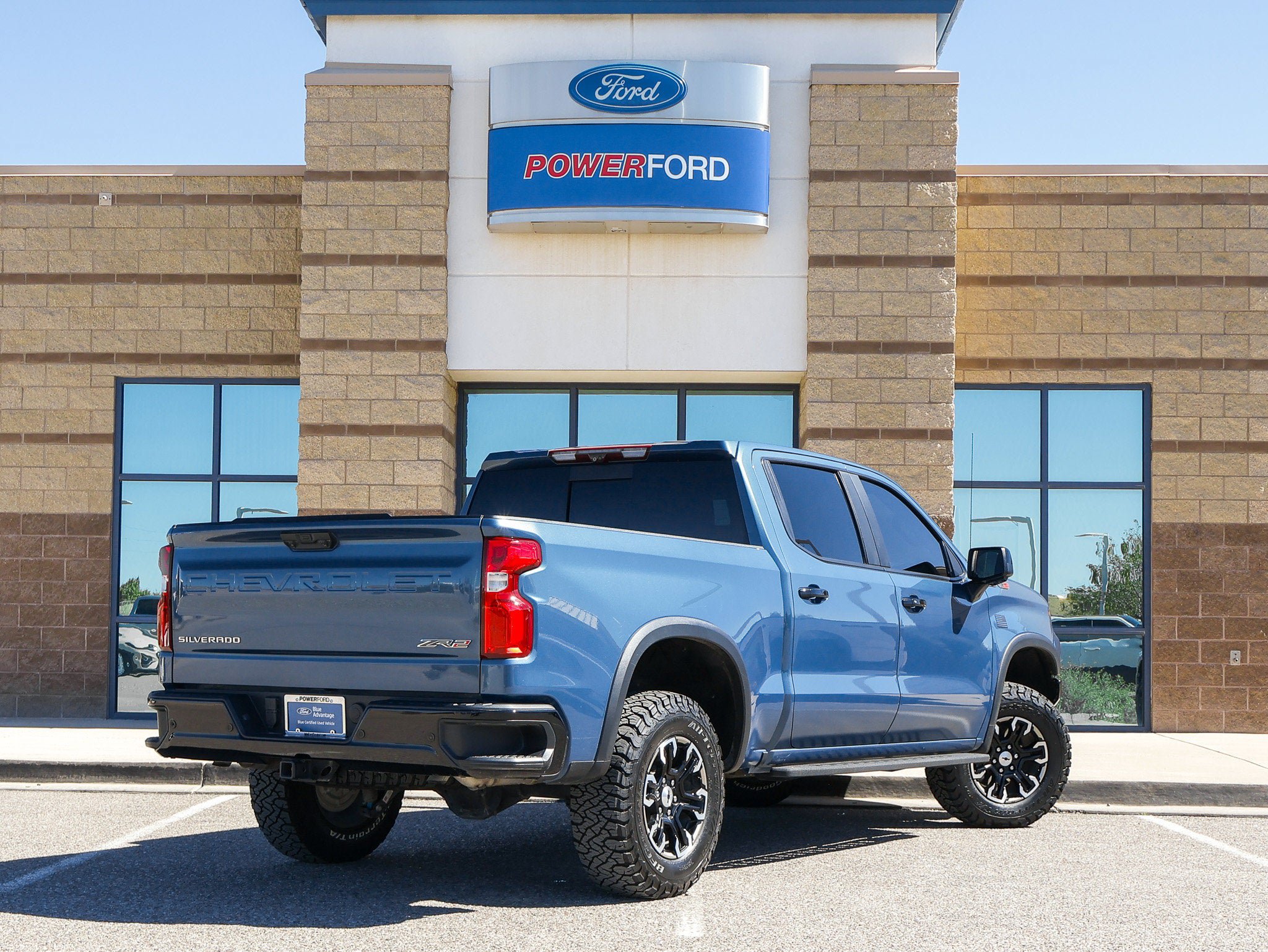 Used 2024 Chevrolet Silverado 1500 ZR2 w/ Technology Package AWD/4WD image 6