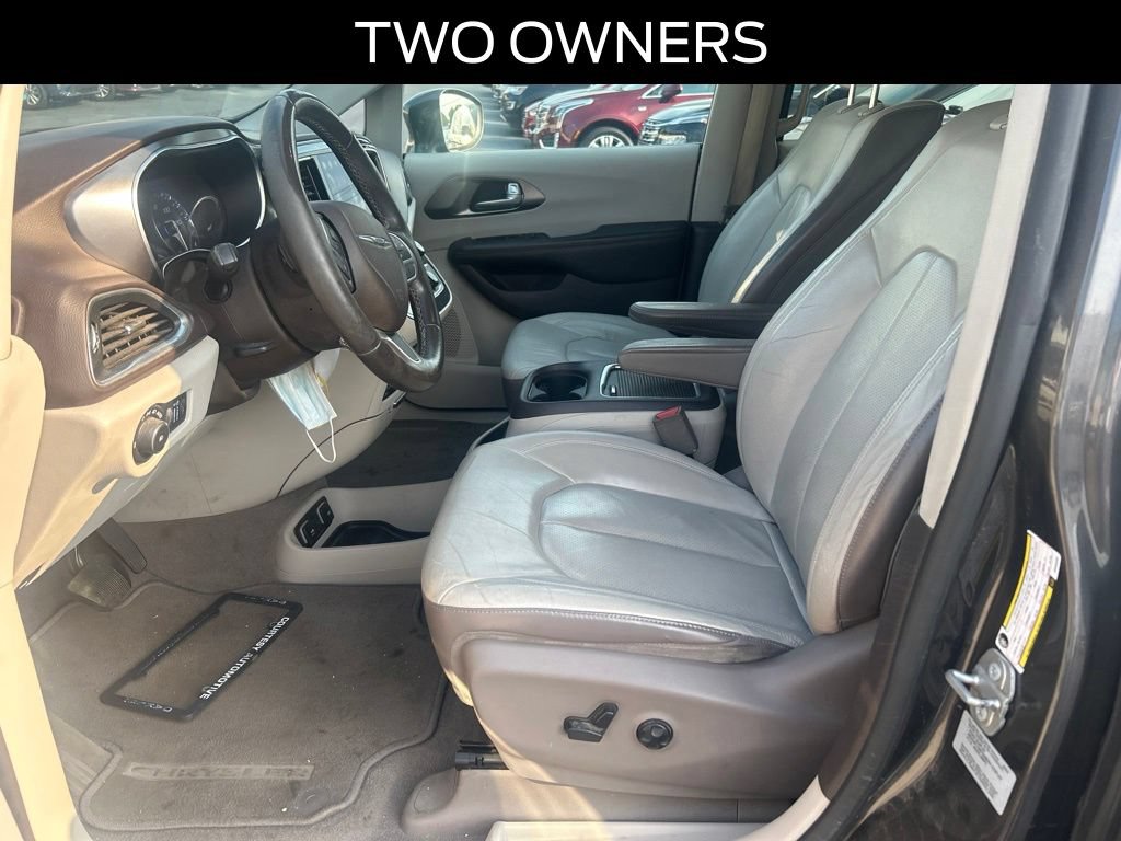 Used 2017 Chrysler Pacifica Touring-L Plus FWD image 9