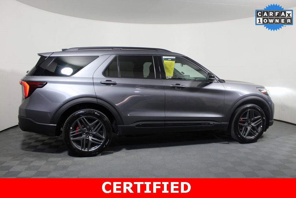 Certified 2025 Ford Explorer ST-Line w/ ST-Line Street Pack image 4