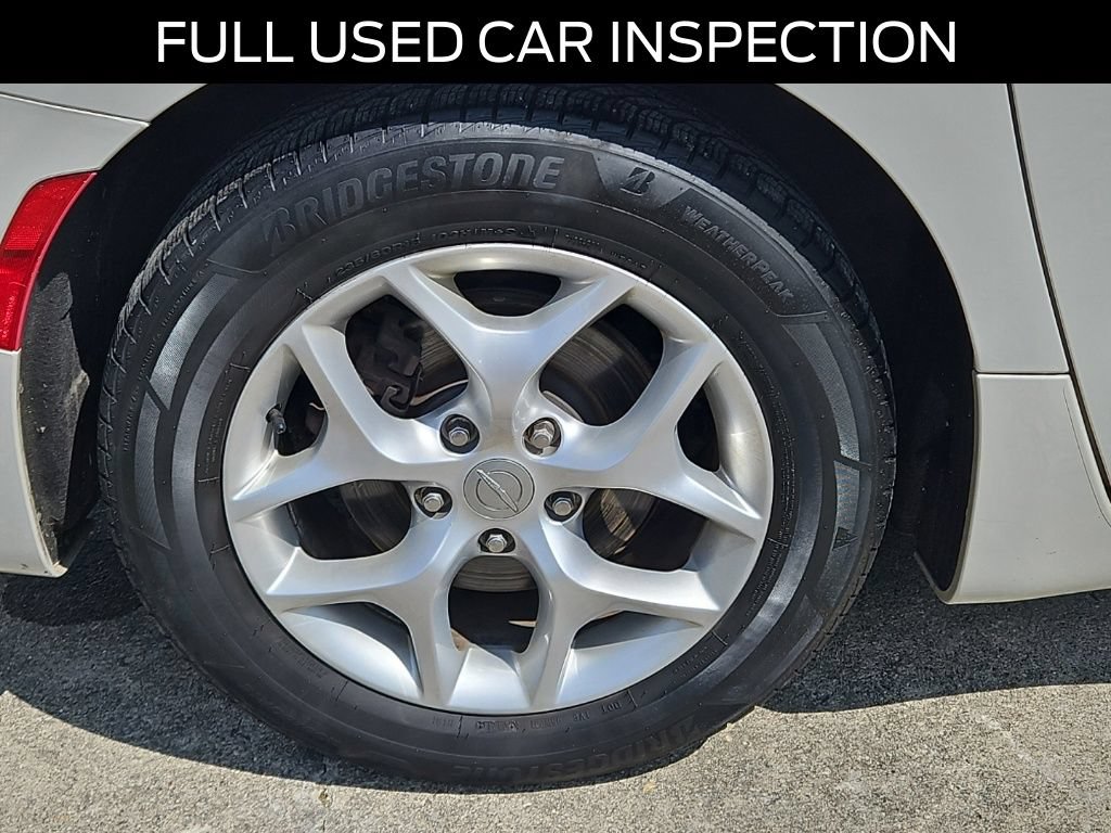 Used 2017 Chrysler Pacifica Touring-L w/ Tire & Wheel Group FWD image 6