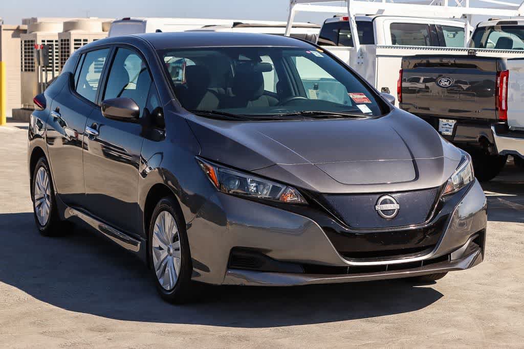 Used 2025 Nissan Leaf S FWD image 3