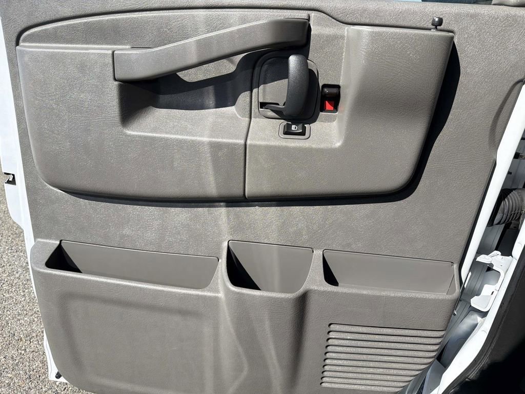 Used 2024 GMC Savana 2500 w/ Driver Convenience Package image 16