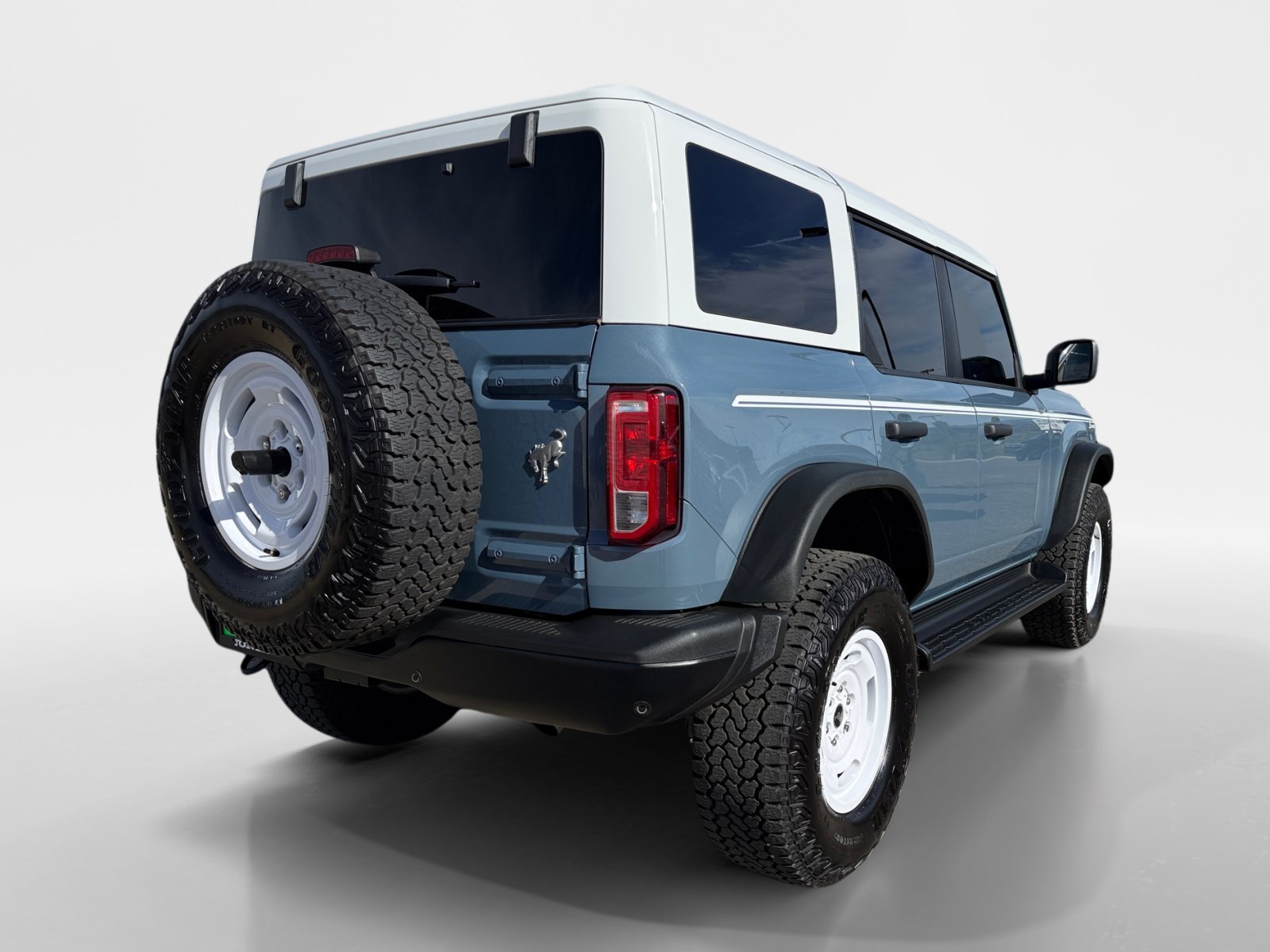 Certified 2025 Ford Bronco Heritage Edition AWD/4WD image 7