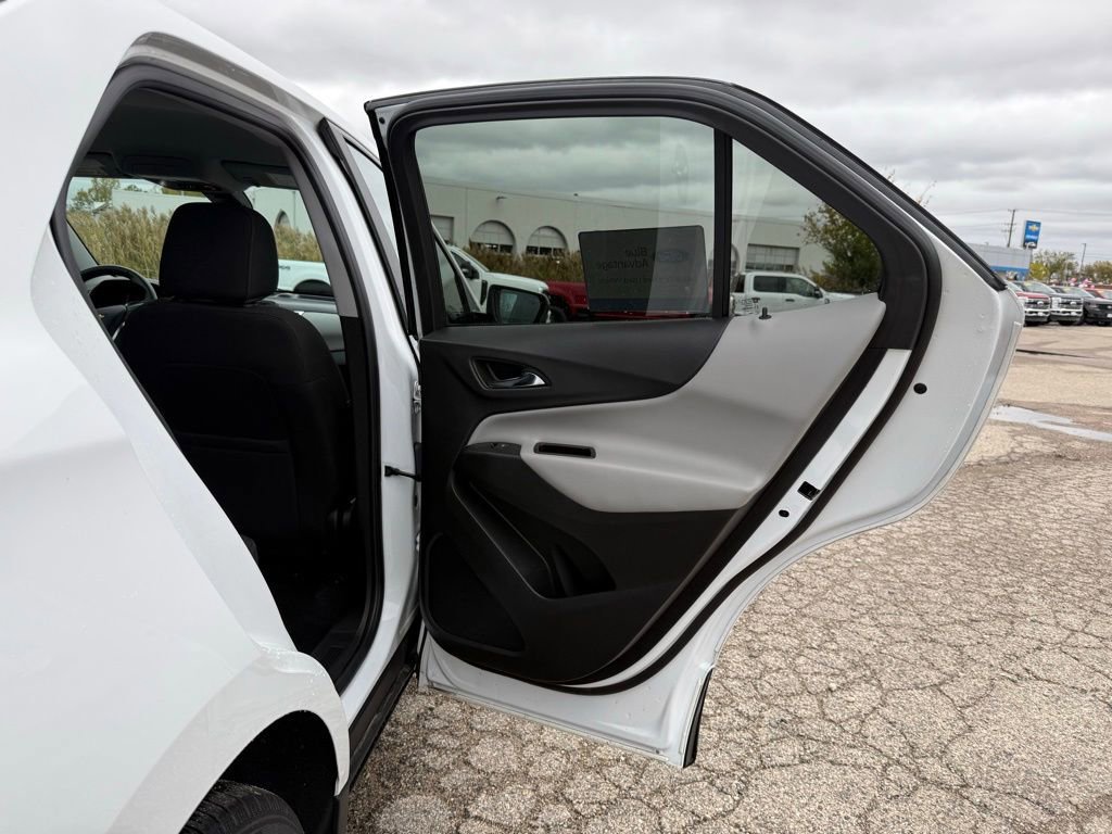 Used 2023 Chevrolet Equinox LT image 19
