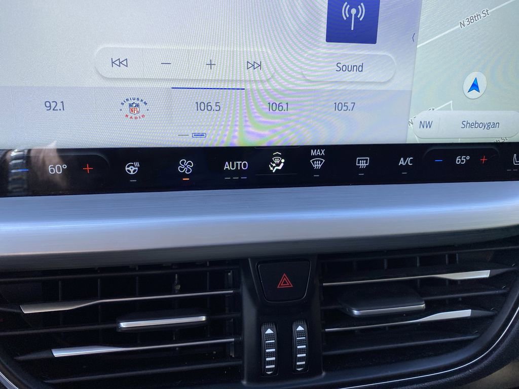 Certified 2025 Ford Escape Platinum image 25