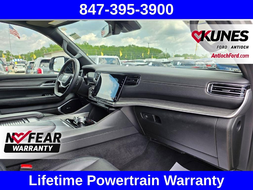 Used 2024 Jeep Wagoneer L Series II w/ Flexible Seating Group AWD/4WD image 39