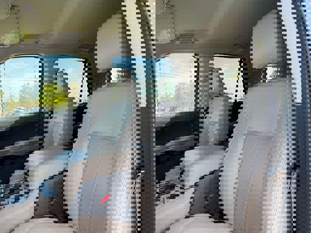 Certified 2024 Ford Expedition XLT image 21