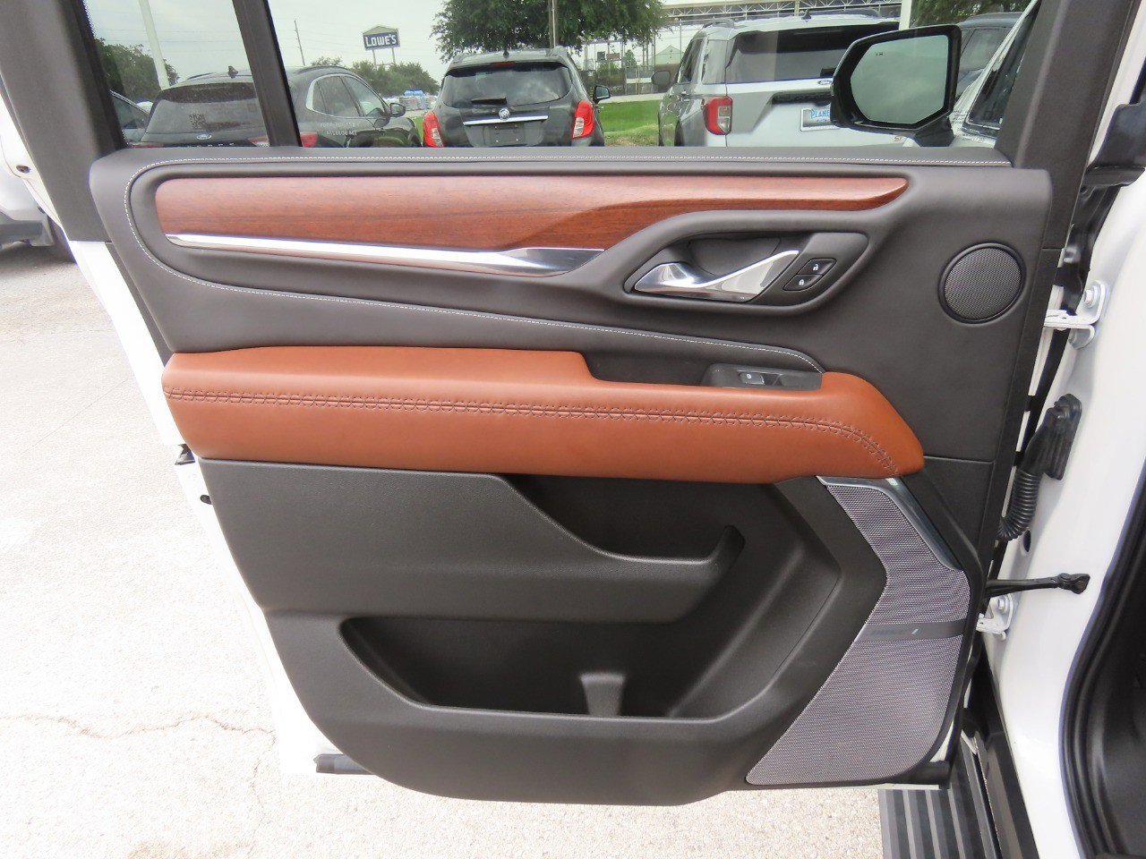 Used 2023 GMC Yukon XL Denali Ultimate AWD/4WD image 18