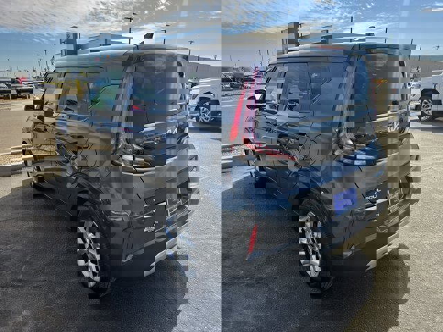 Used 2024 Kia Soul LX w/ Option Group 015 image 2