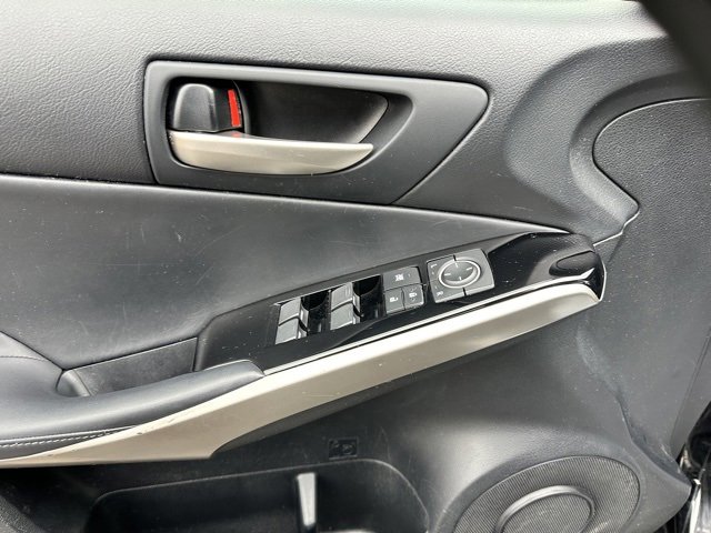 Used 2018 Lexus IS 300 AWD image 11