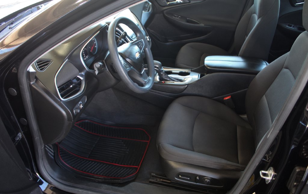 Used 2021 Chevrolet Malibu LT FWD image 21
