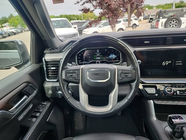 Used 2024 GMC Sierra 1500 Denali AWD/4WD image 9