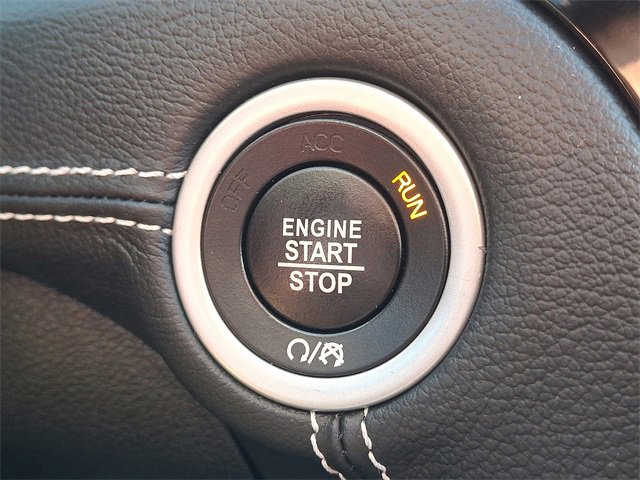 Used 2023 Chrysler 300 C image 23