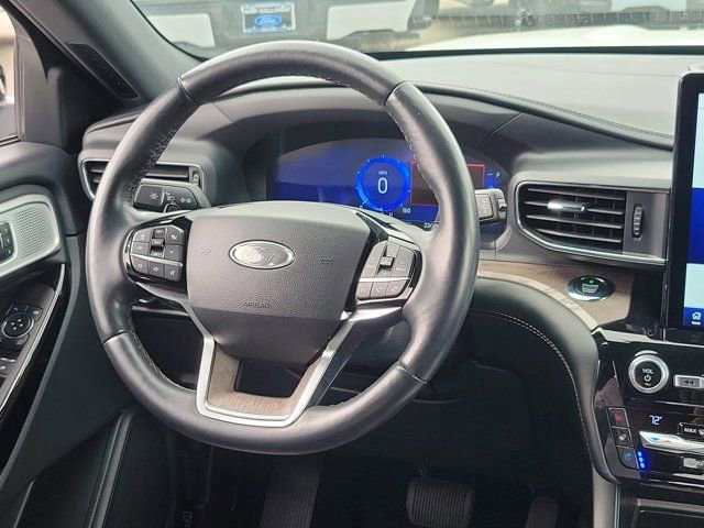 Certified 2021 Ford Explorer Platinum w/ Equipment Group 601A image 22