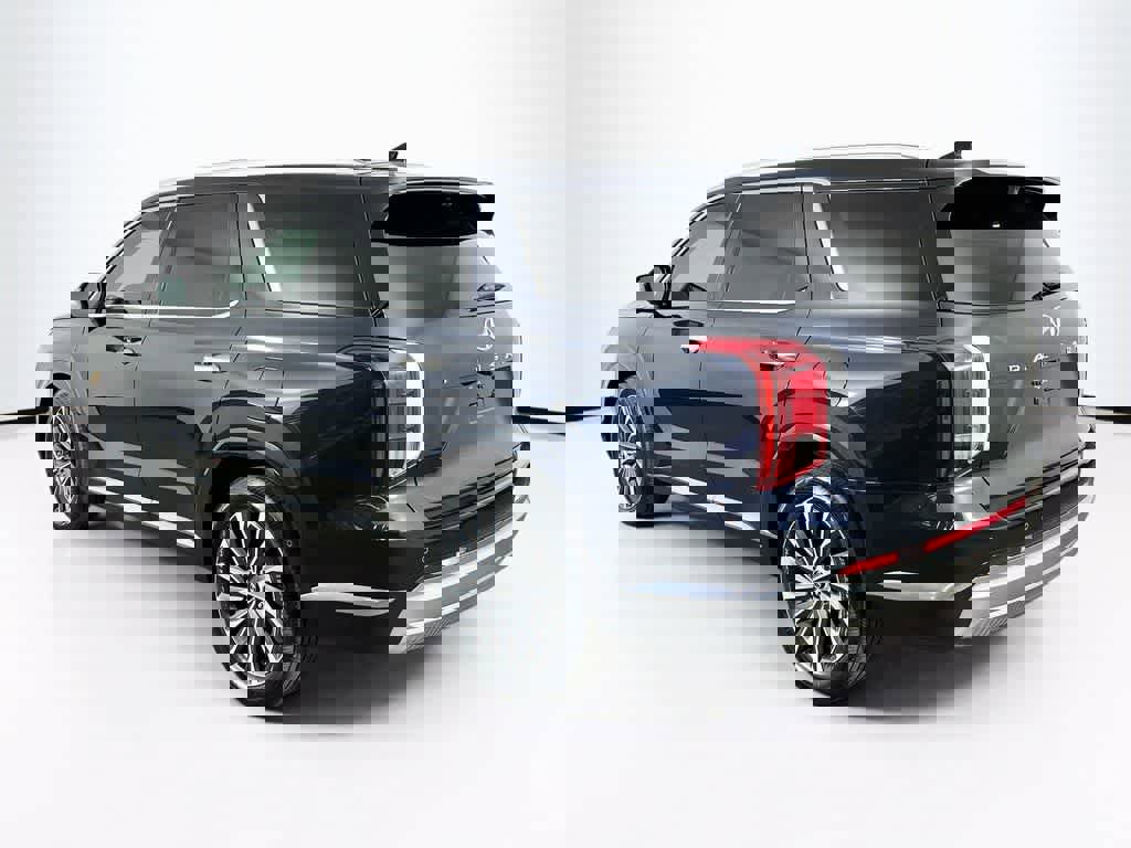 Used 2024 Hyundai Palisade Calligraphy FWD image 4