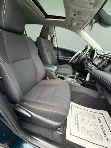 Used 2018 Toyota RAV4 XLE AWD/4WD image 17