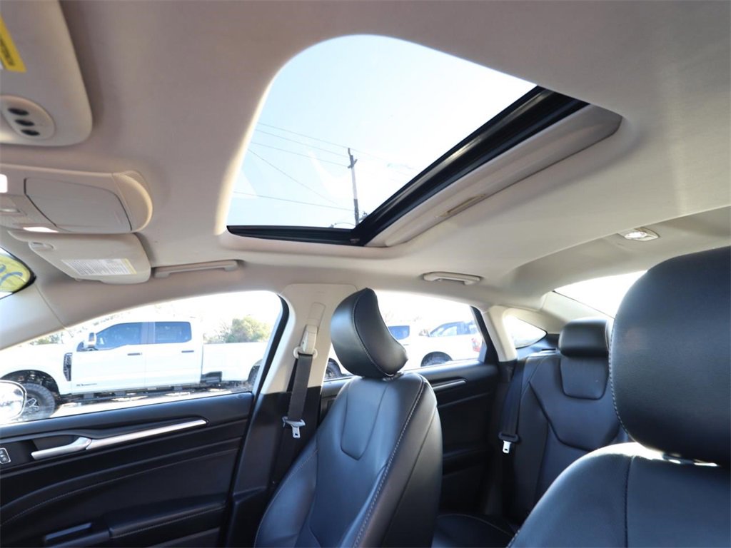 Certified 2017 Ford Fusion Titanium image 4