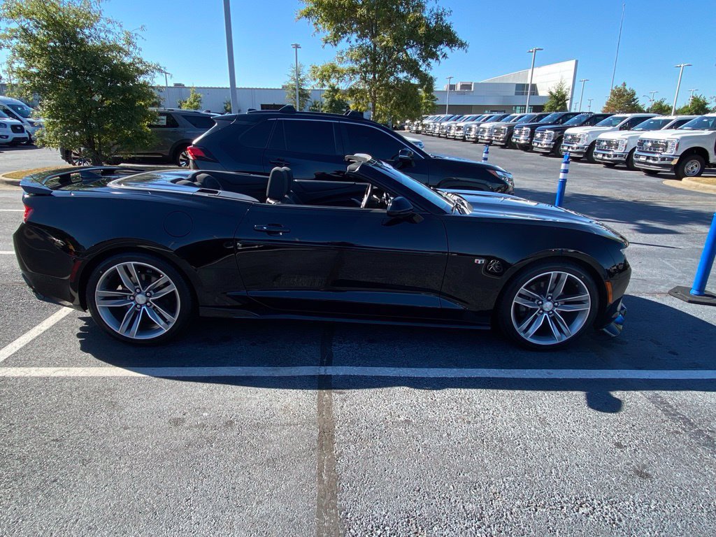 Used 2017 Chevrolet Camaro LT w/ Technology Package RWD image 21