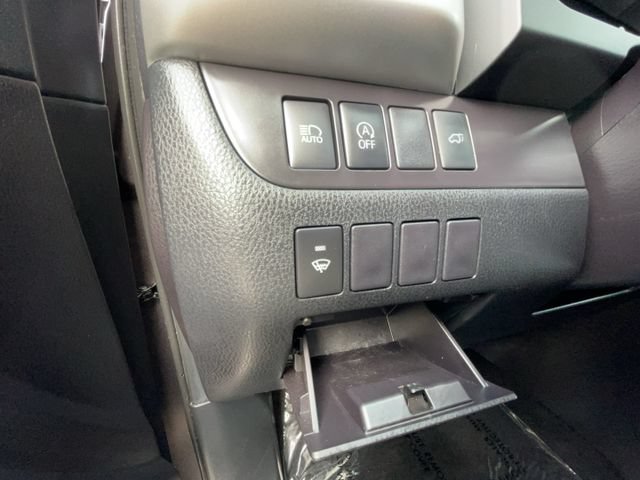 Used 2019 Toyota Highlander XLE AWD/4WD image 20