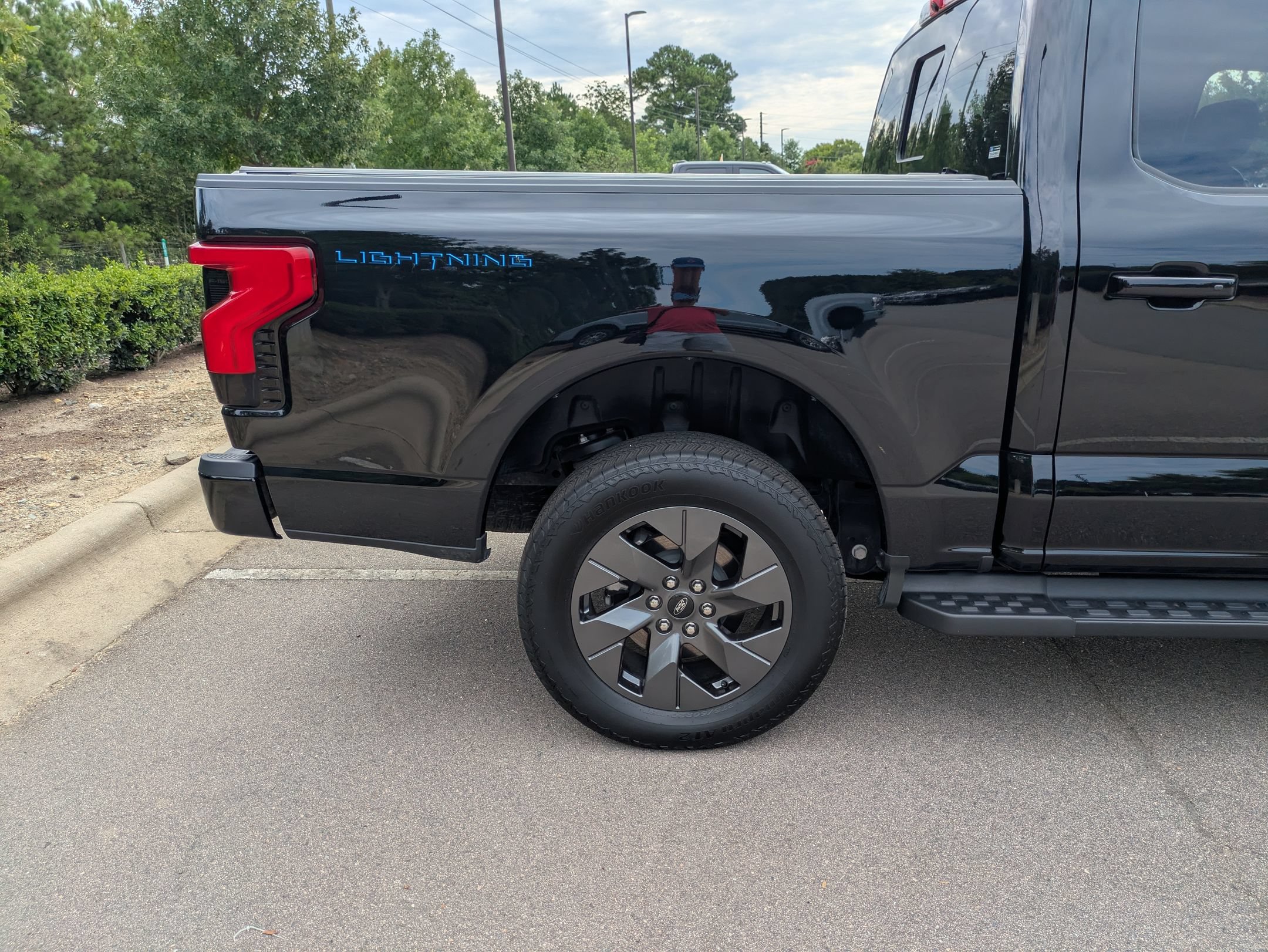 Certified 2025 Ford F150 Lightning Lariat w/ Max Trailer Tow Package AWD/4WD image 40