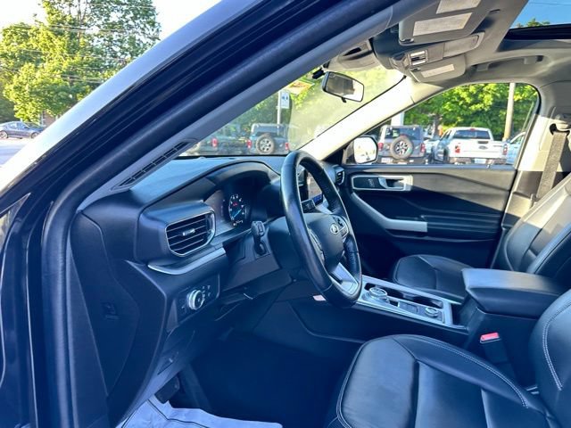 Certified 2022 Ford Explorer XLT w/ Equipment Group 202A AWD/4WD image 33