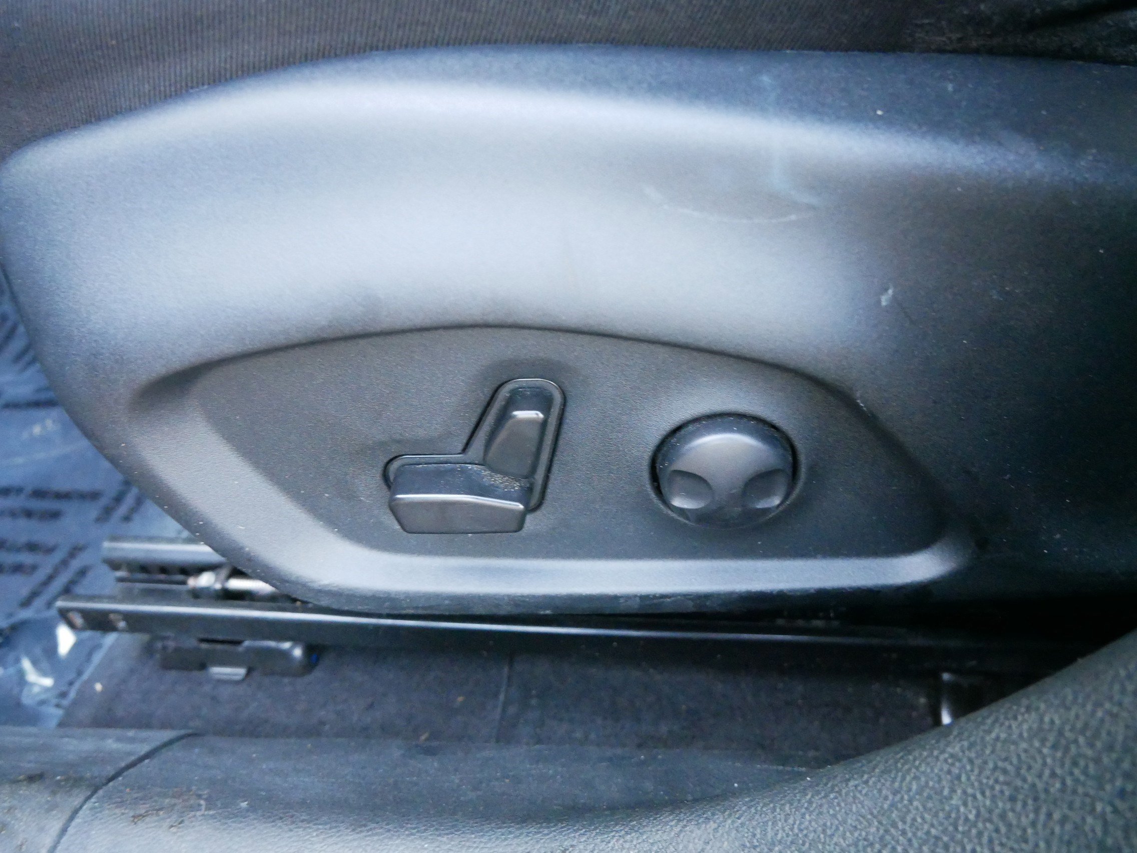 Used 2023 Jeep Compass Limited image 19